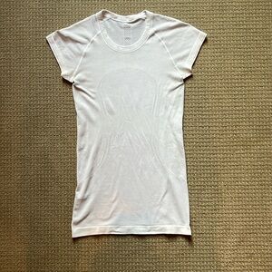 Lululemon Swifly Tech Short Sleeve White Top - size 4